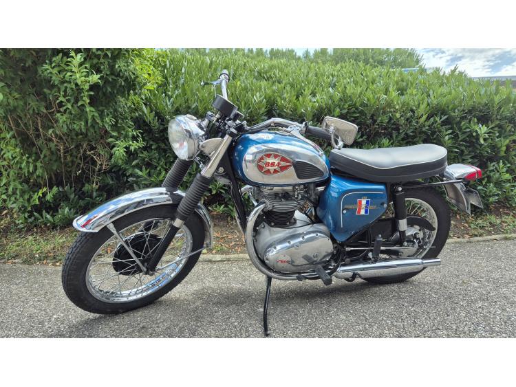 BSA A65 THUNDERBOLT SUPERBE ETAT MOTORS 54 