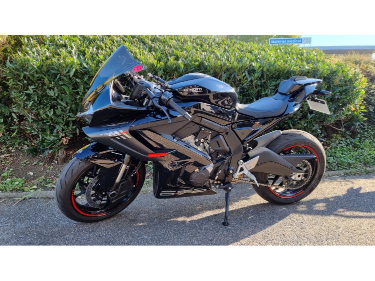 CF MOTO 675 SR