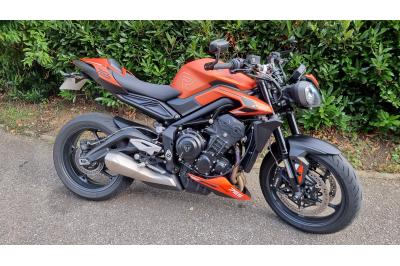 TRIUMPH STREET TRIPLE 765 R