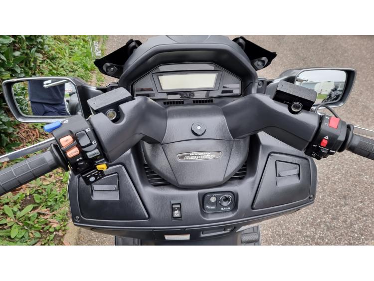 SUZUKI BURGMAN 650 MOTORS 54 