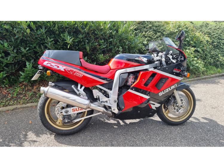 SUZUKI GSXR 1100 COLLECTOR MOTORS 54 