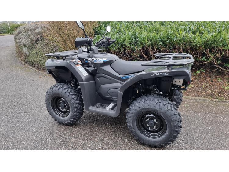 QUAD CF MOTO CFORCE 520 COURT COFFRE OFFERT POUR 1€ MOTORS 54 